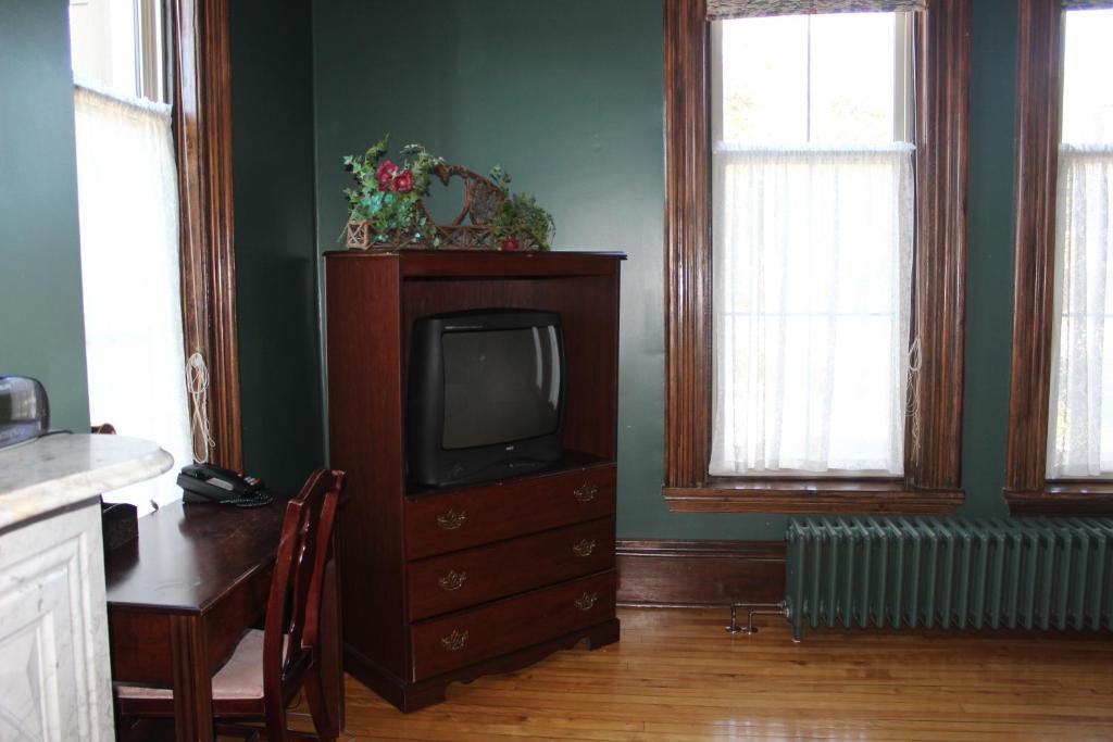Customs House Inn Pictou Zimmer foto