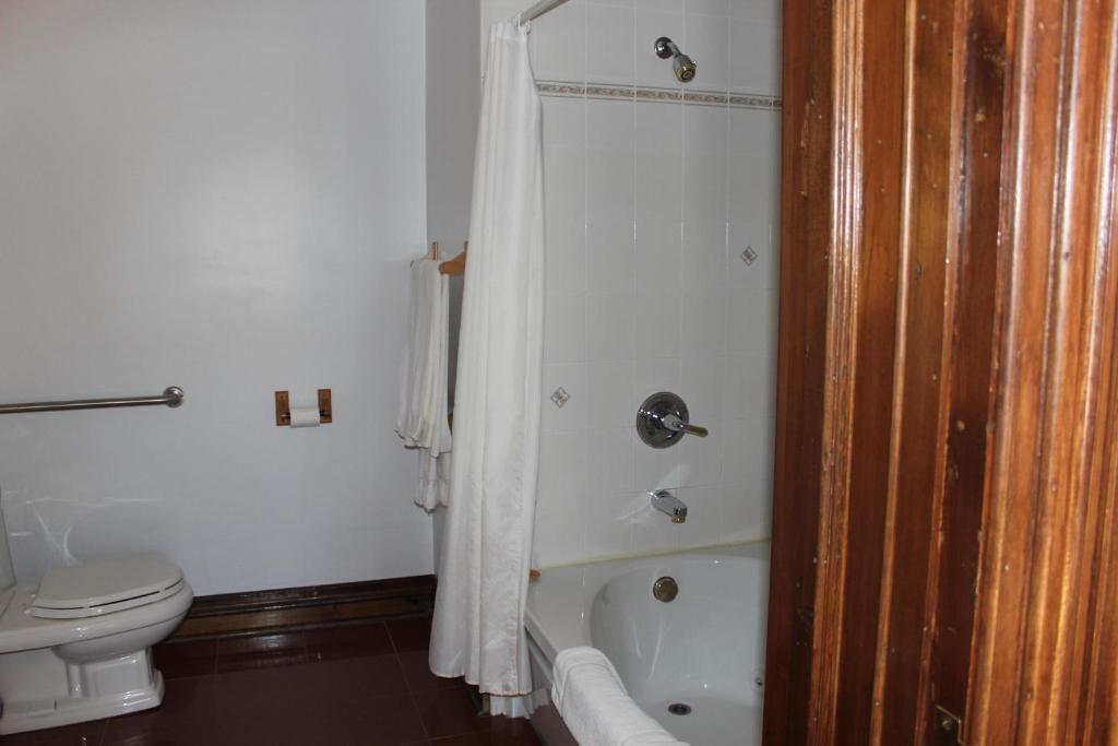 Customs House Inn Pictou Zimmer foto